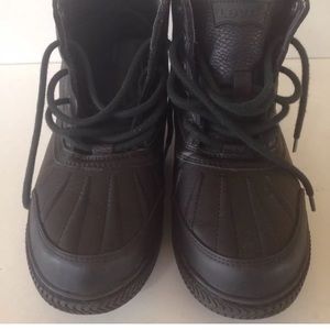 Levi's Big kids Boots Size 6 Black Shell toe